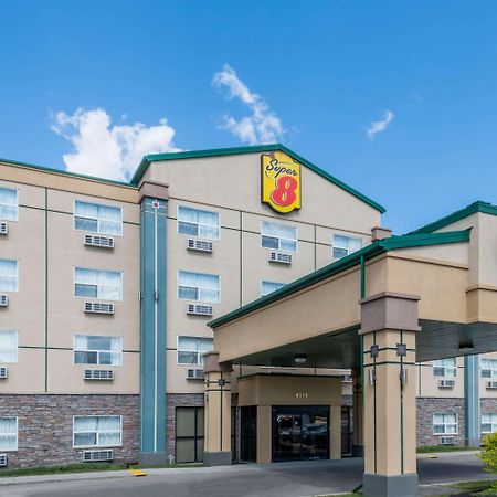 Super 8 By Wyndham Red Deer City Centre Exteriör bild